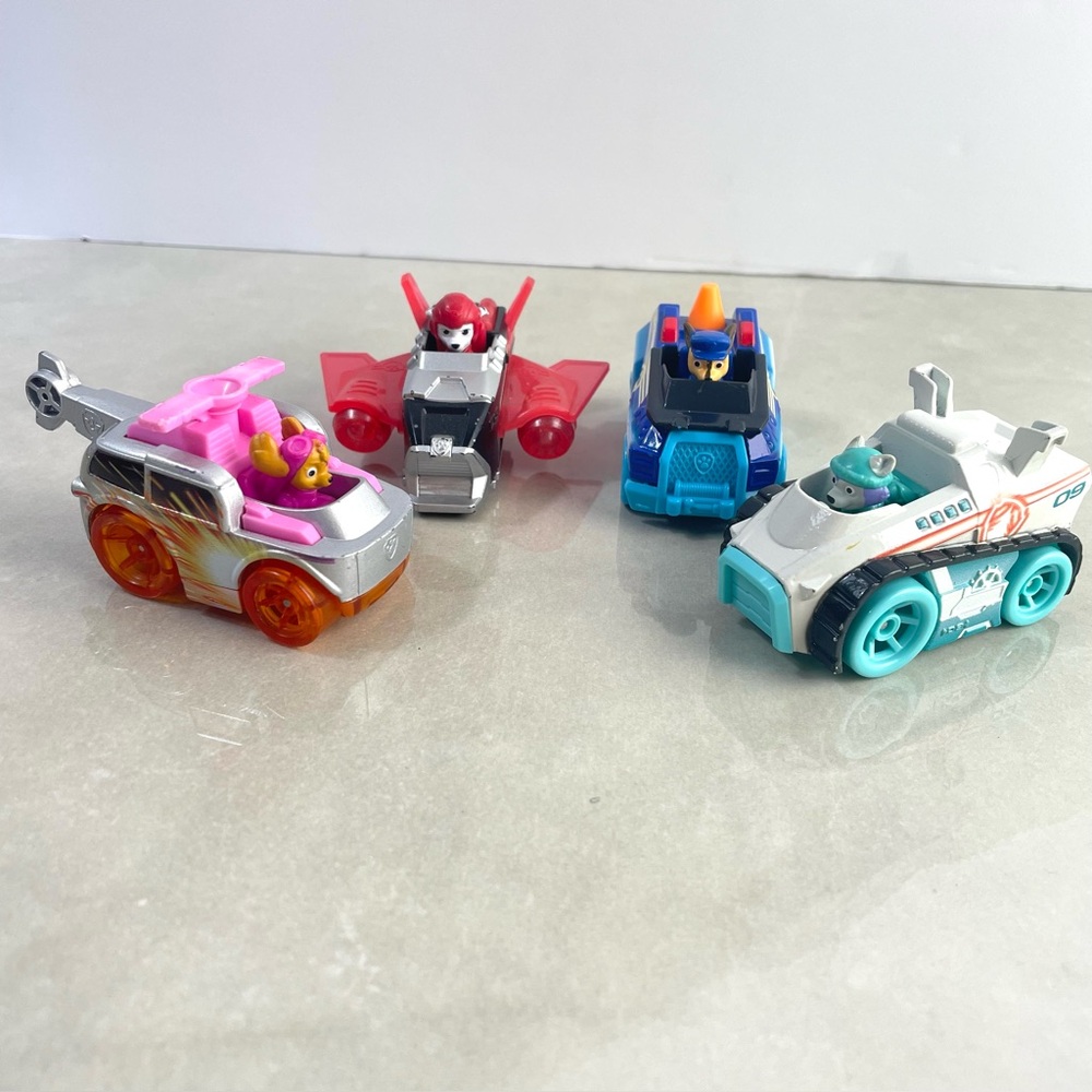 Paw patrol car lot Chase Skye Helicopter Rescue Vehicles Hot Wheels Style